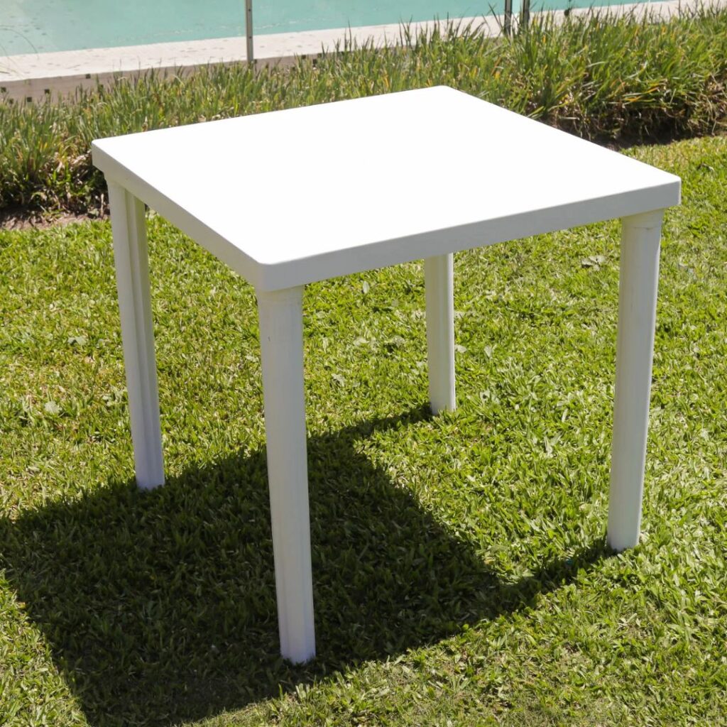 Mesa Plástica Jamaica Desmontable 0 (1)