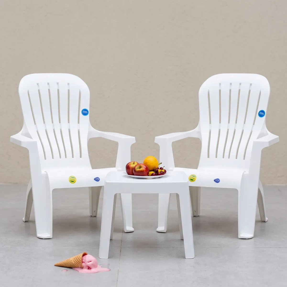 Combo 2 Sillones Plasticos Varadero + Mesita Plastica Auxiliar Bahamas - Imagen 2